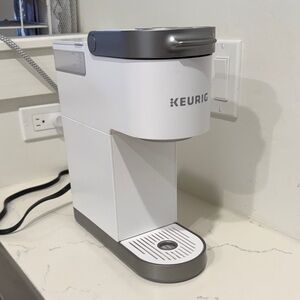 Keurig Compact White and Silver Brewer